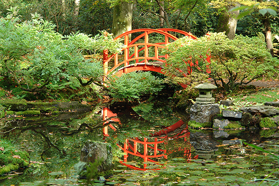 tuinposter rode brug japanse tuin