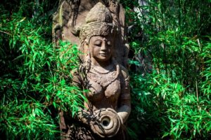 Boeddha in jungle