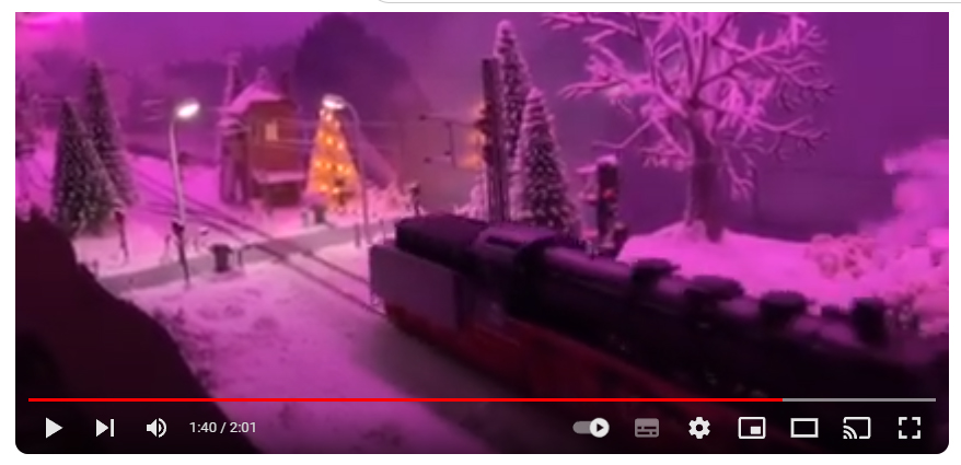 trein-met-kerstdorpachtergrond-van-schuttingposternl.jpg
